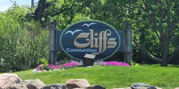 804 Cliffs Drive