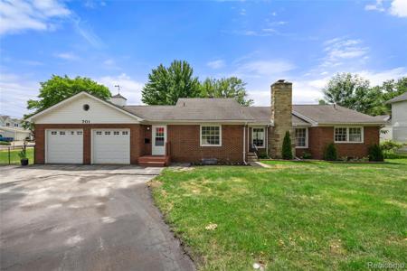 701 Pointe Tremble Road