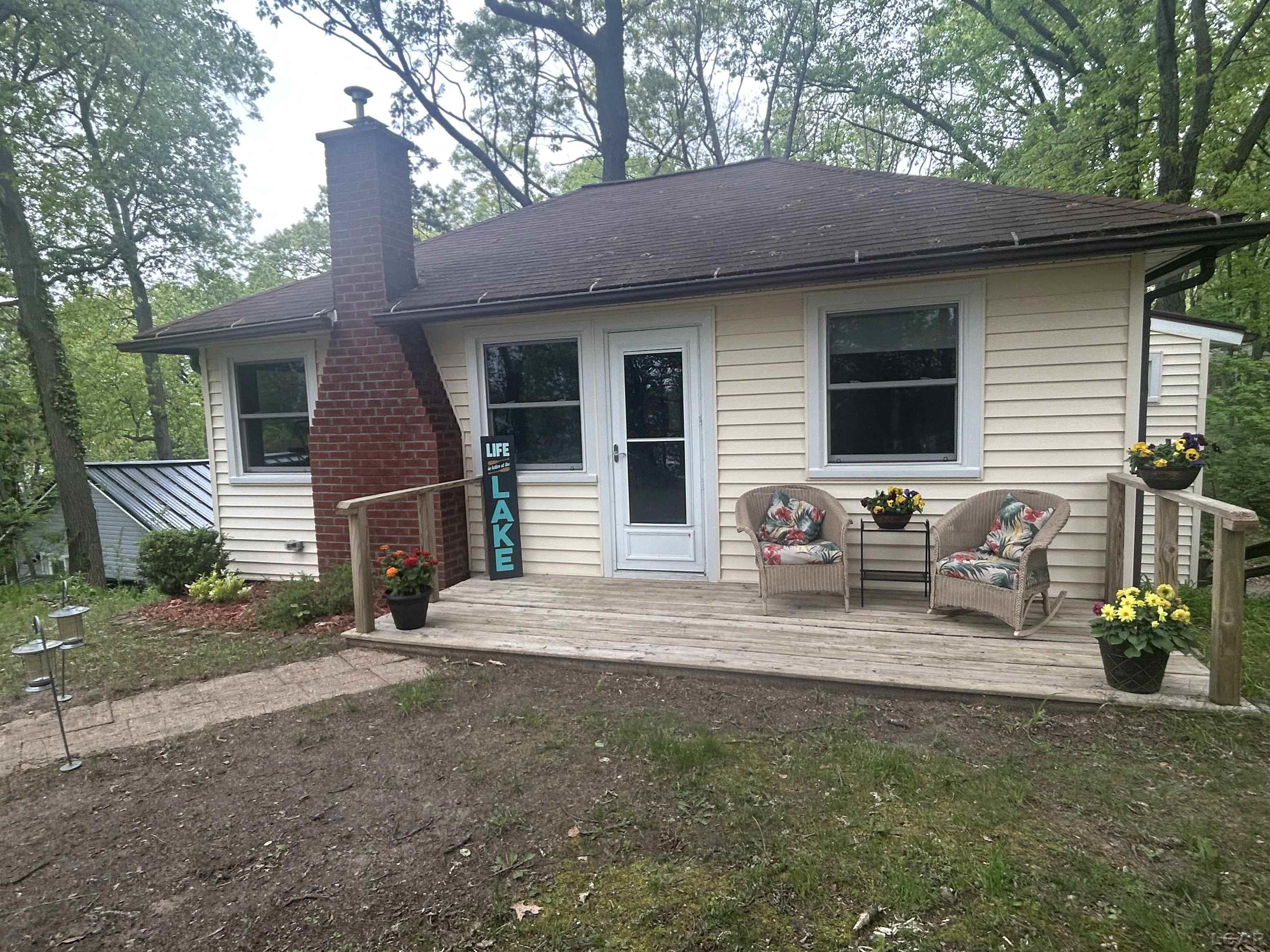Image 1: 1721 Valley Ct.
