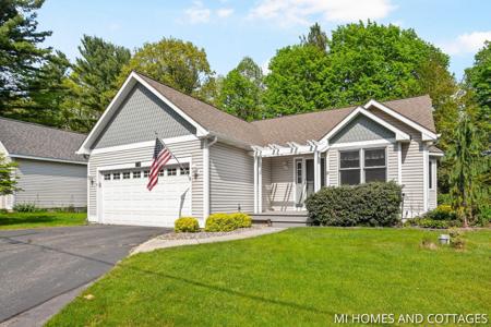 3760 Lakeshore Drive