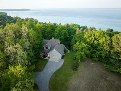 16756 Whispering Pines
