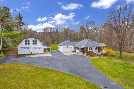 2828 Lakeshore Road