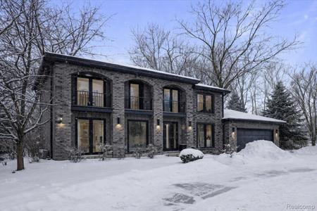 6018 Glen Eagles Drive