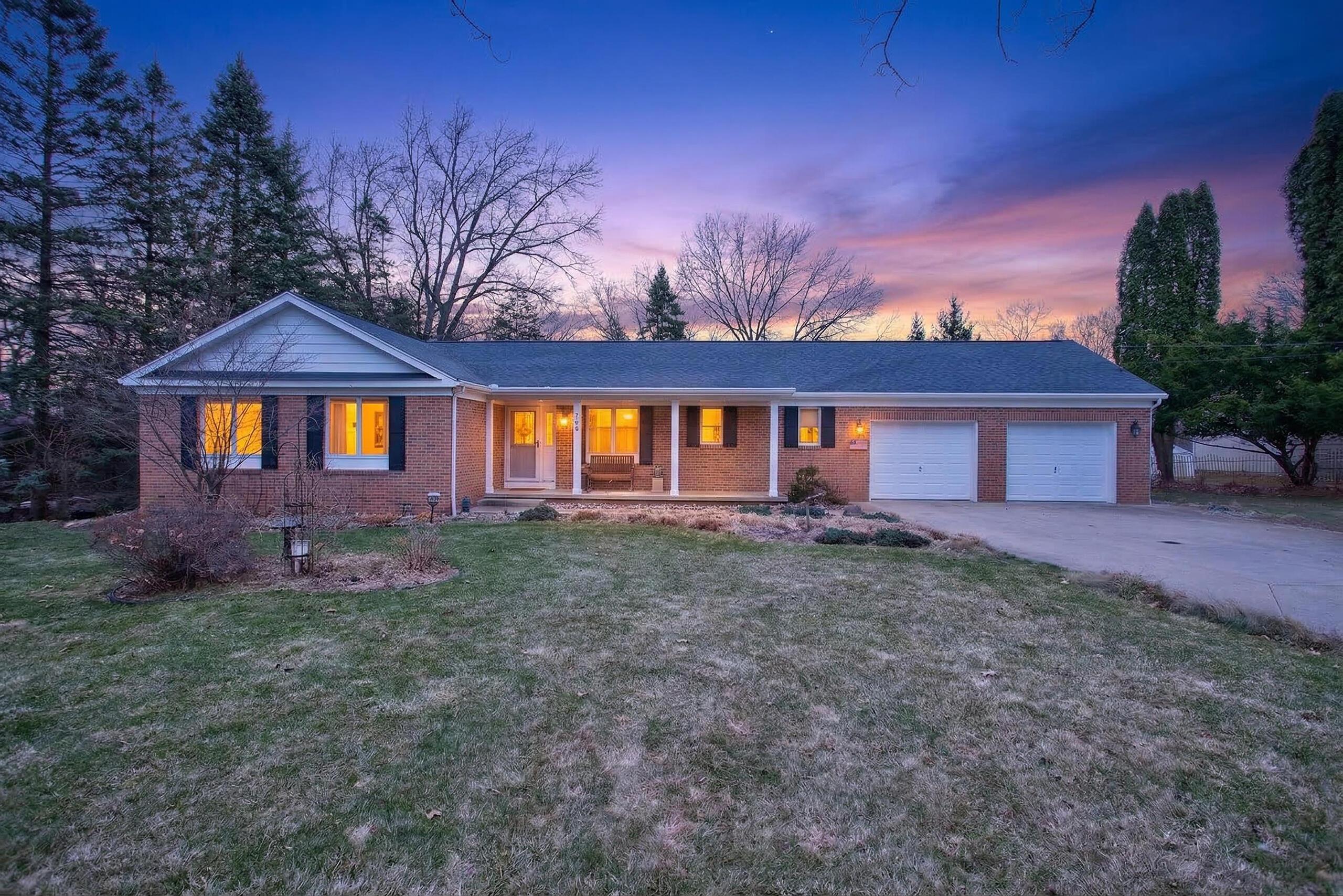 Image 2: 0N0A5584#twilight