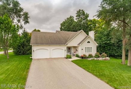 4012 LAKEWOOD Drive