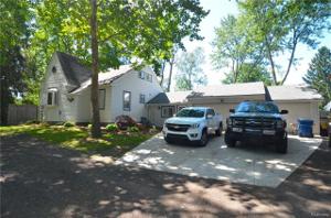 720 FARNSWORTH