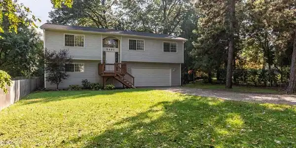 5493 CLINTON RIVER Drive