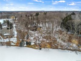 2175 N LAKE ANGELUS W Road