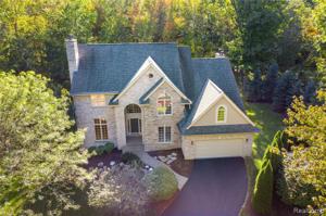 6443 MISSION COURT