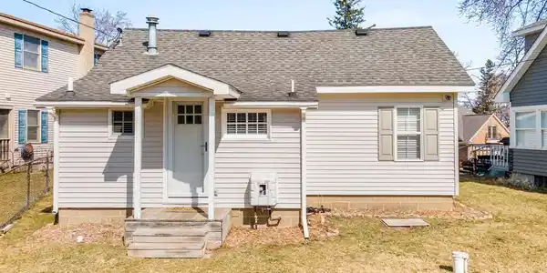 683 KING Circle