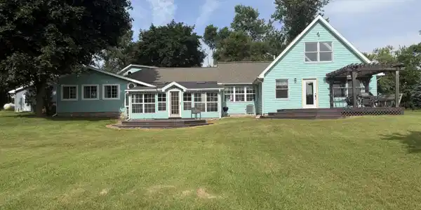 2743 Hemlock Road