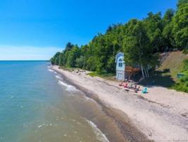 1865 S LAKESHORE