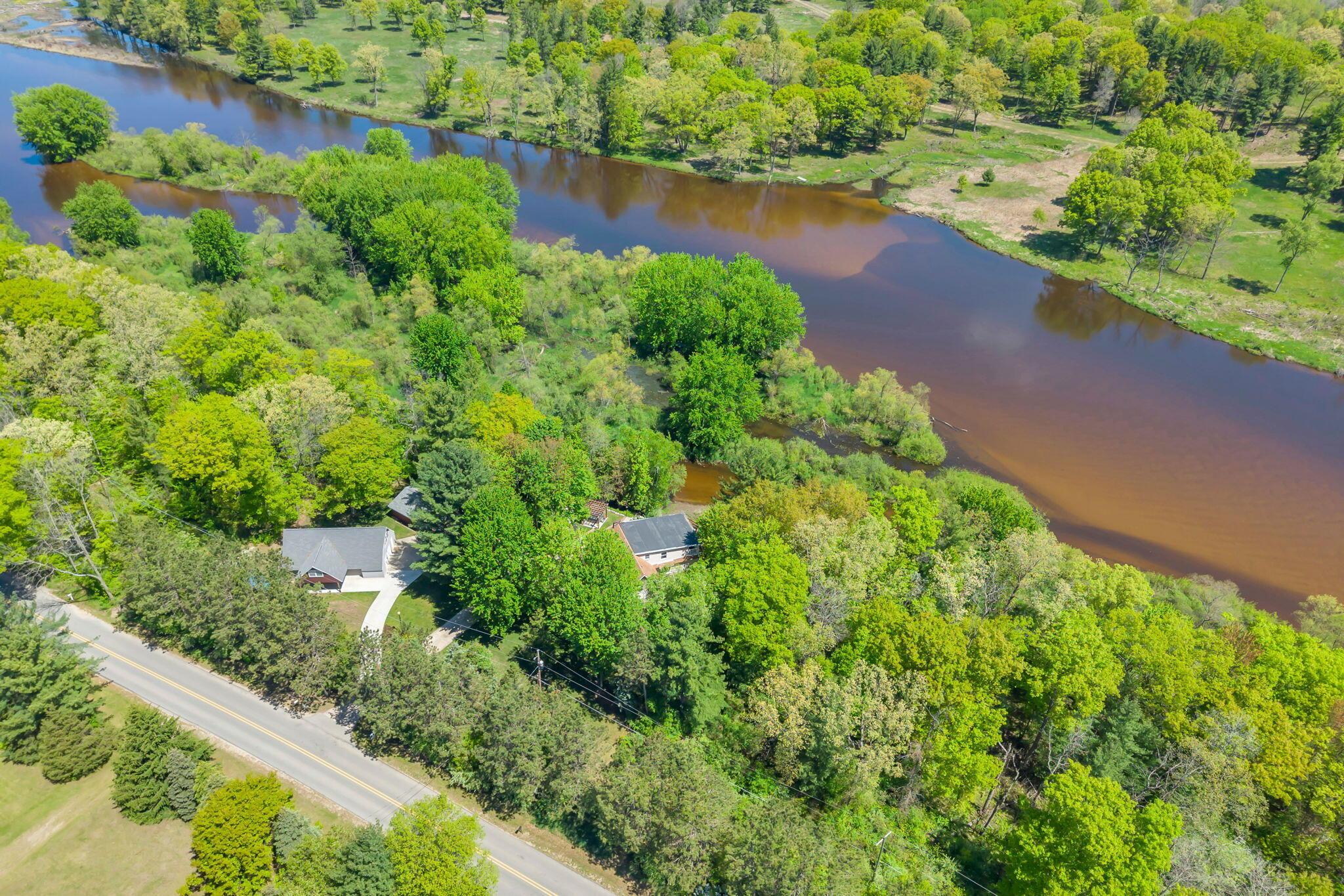 Image 2: 63-web-or-mls-DJI_20250527003043_0196_D
