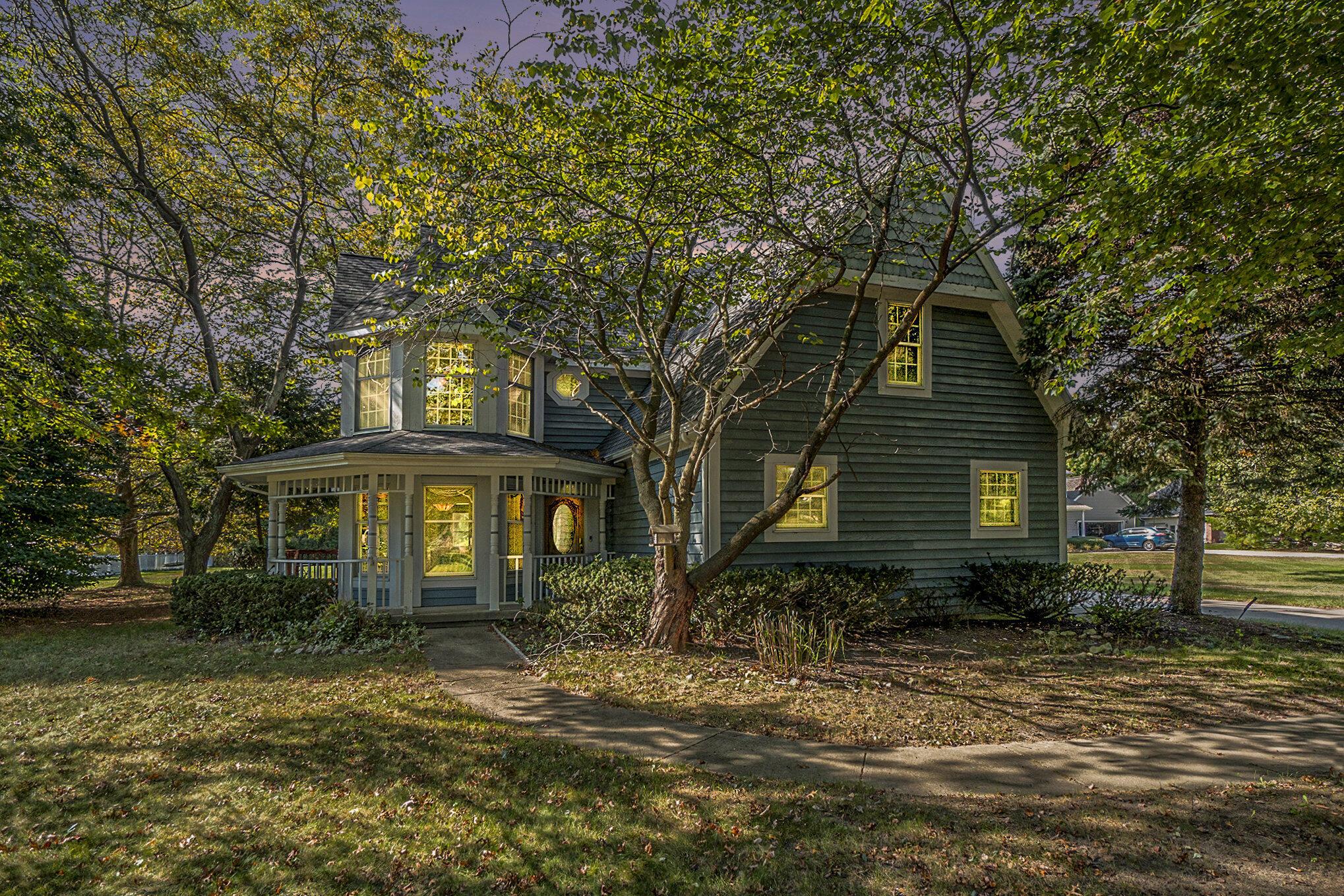 Image 2: 001_dsc06345-twilight