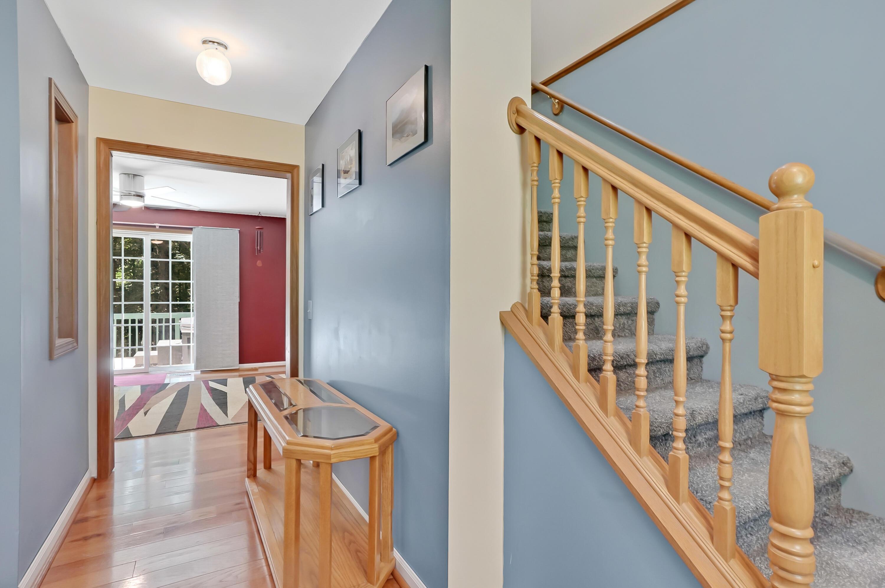 Image 3: Front Door Hallway
