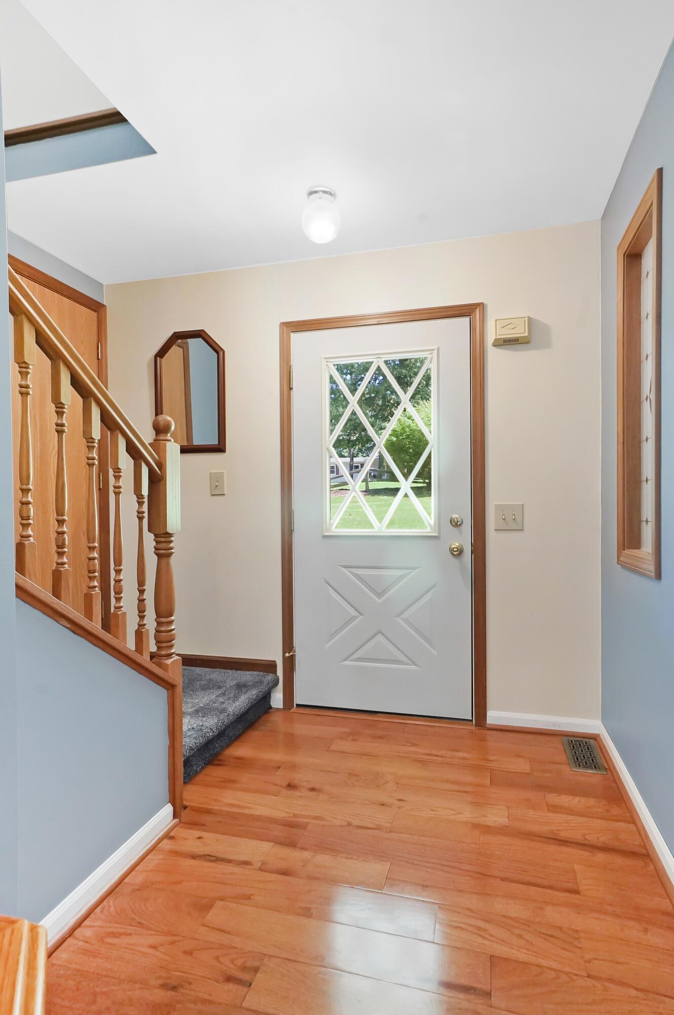 Image 4: Entrance Foyer