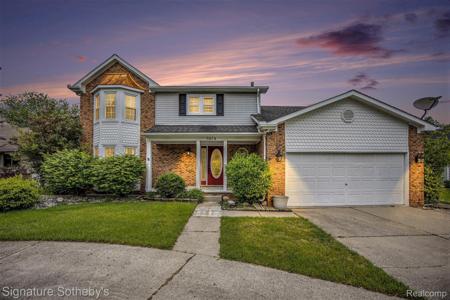 7674 Woodside Place