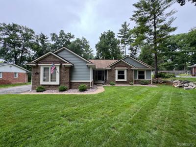 5851 Kingfisher Lane