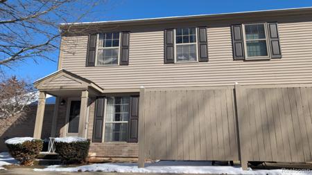 40 Pine Tree Ridge Drive