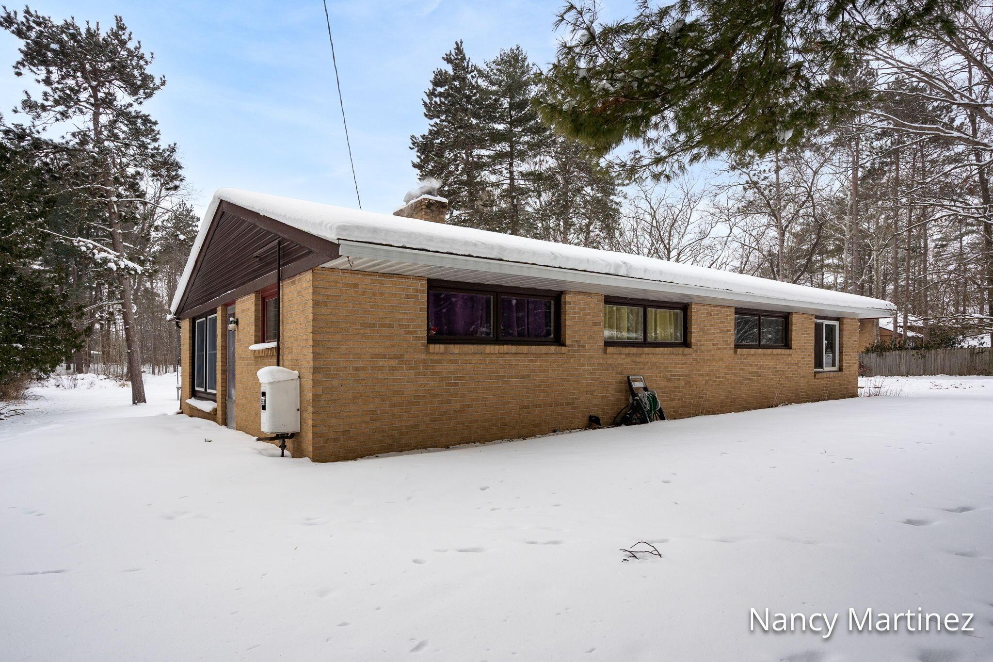 Image 2: 2-web-or-mls-1301 Waukazoo Dr-2