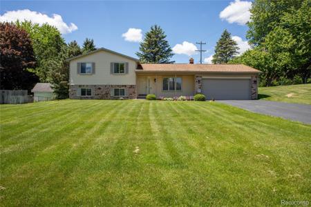 140 INDIAN KNOLLS Street