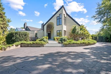 4912 Oakwood Court