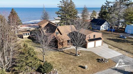 5400 Phyllis Drive