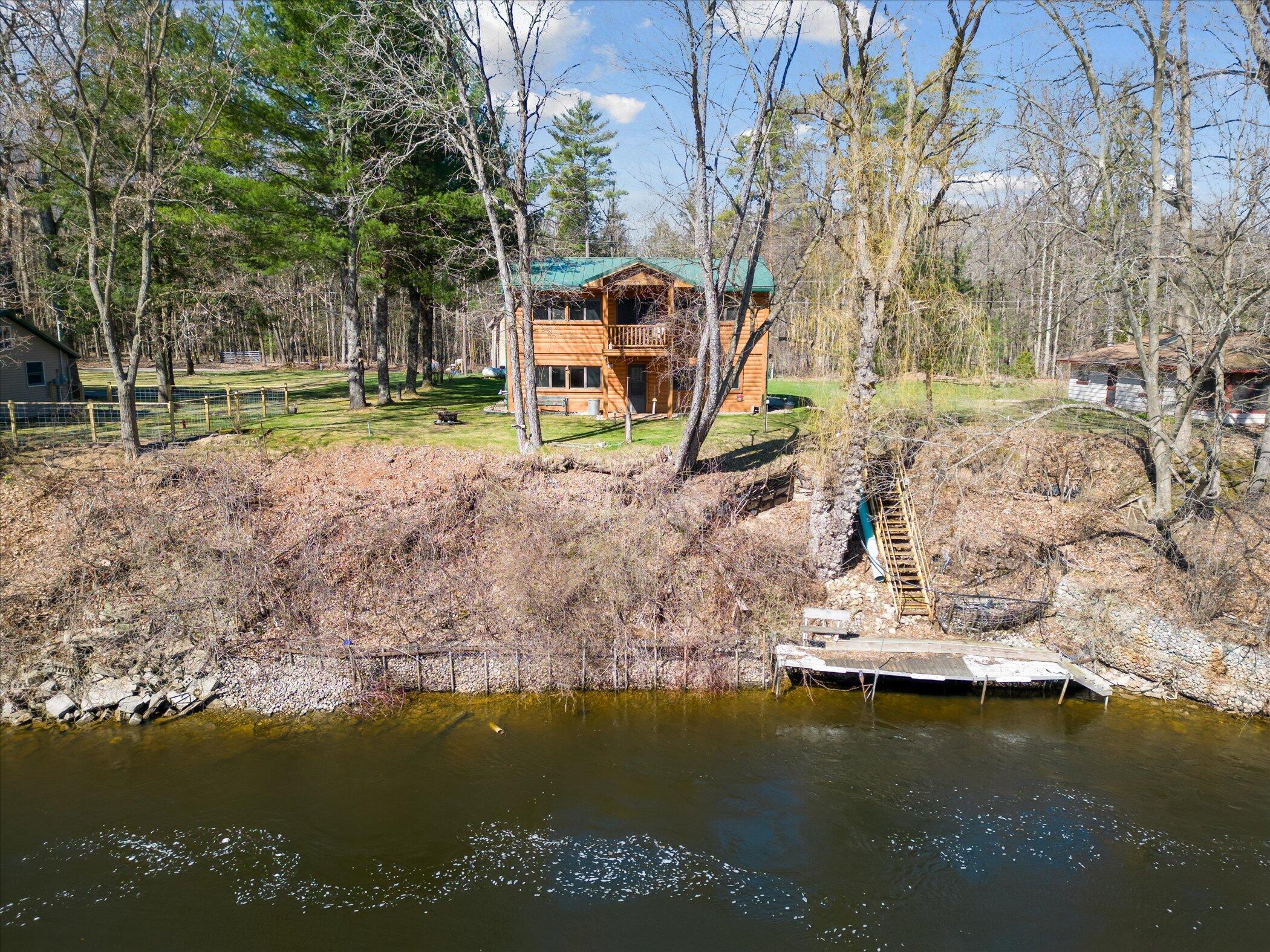 Image 1: 40-7952-Main-St-Newaygo-MI-4933till-39