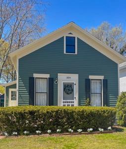 309 N Robert Street
