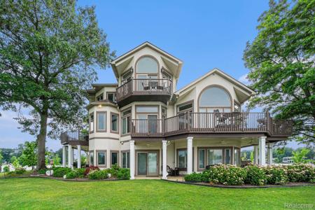 265 Lakeshore Drive