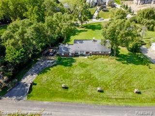 3260 Chickering Lane