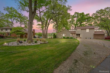 343 SHOTWELL Court