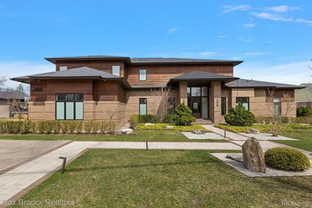 6925 Meadowlake Road