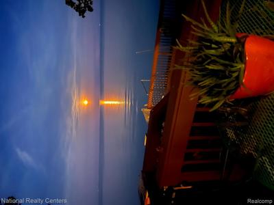 7888 Lakeshore Drive