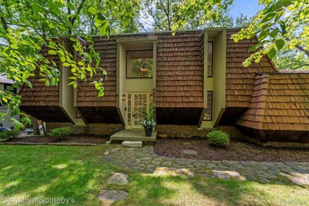 6897 DEERHILL Drive