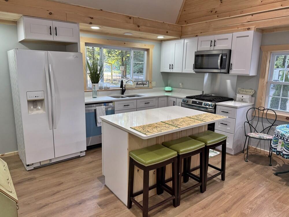 Image 4: 4. Kitchen