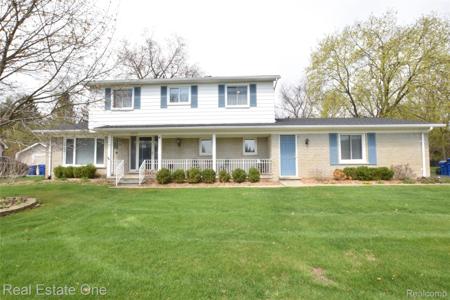 3275 Golfhill Drive