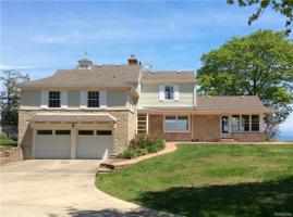 4582 LAKESHORE Road