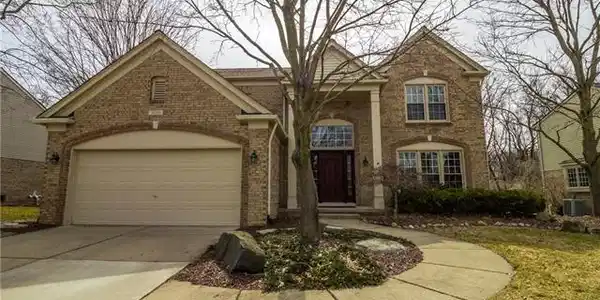 3735 ROLLING HILLS Road