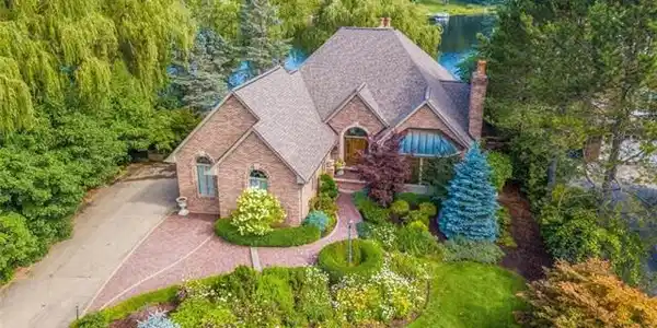 294 CAYUGA Road