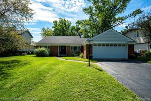 4015 LAKEWOOD Drive
