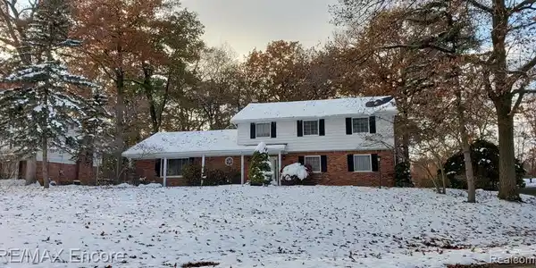 4627 CURTIS Lane
