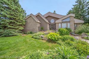 2943 Barbwood Court