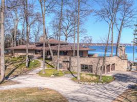 4200 COMMERCE Road