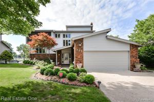 358 ANGOLA Street