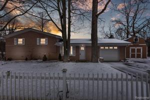786 Maple Drive