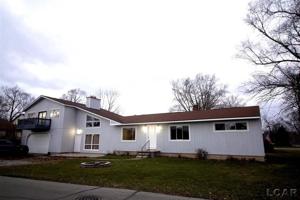 3035 LAKESHORE DR.