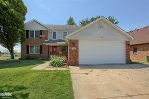 7769 Farnsworth