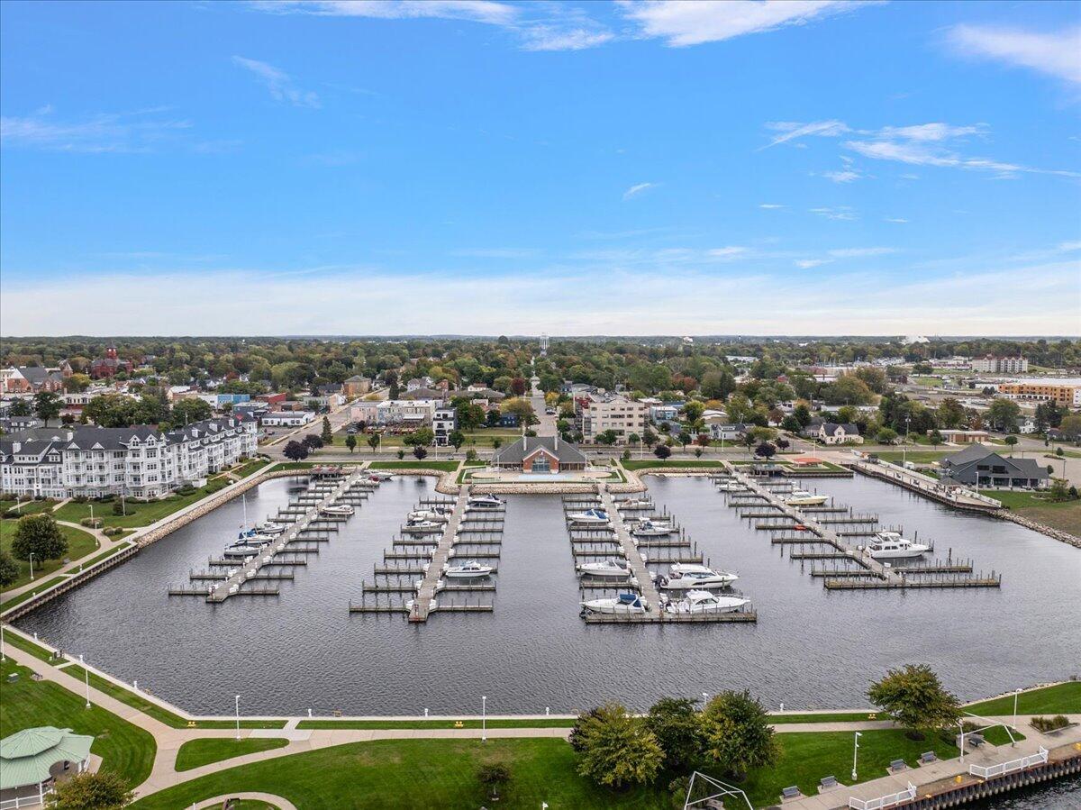 Image 4: 16-300 S Rath Ave, Ludington, MI-16