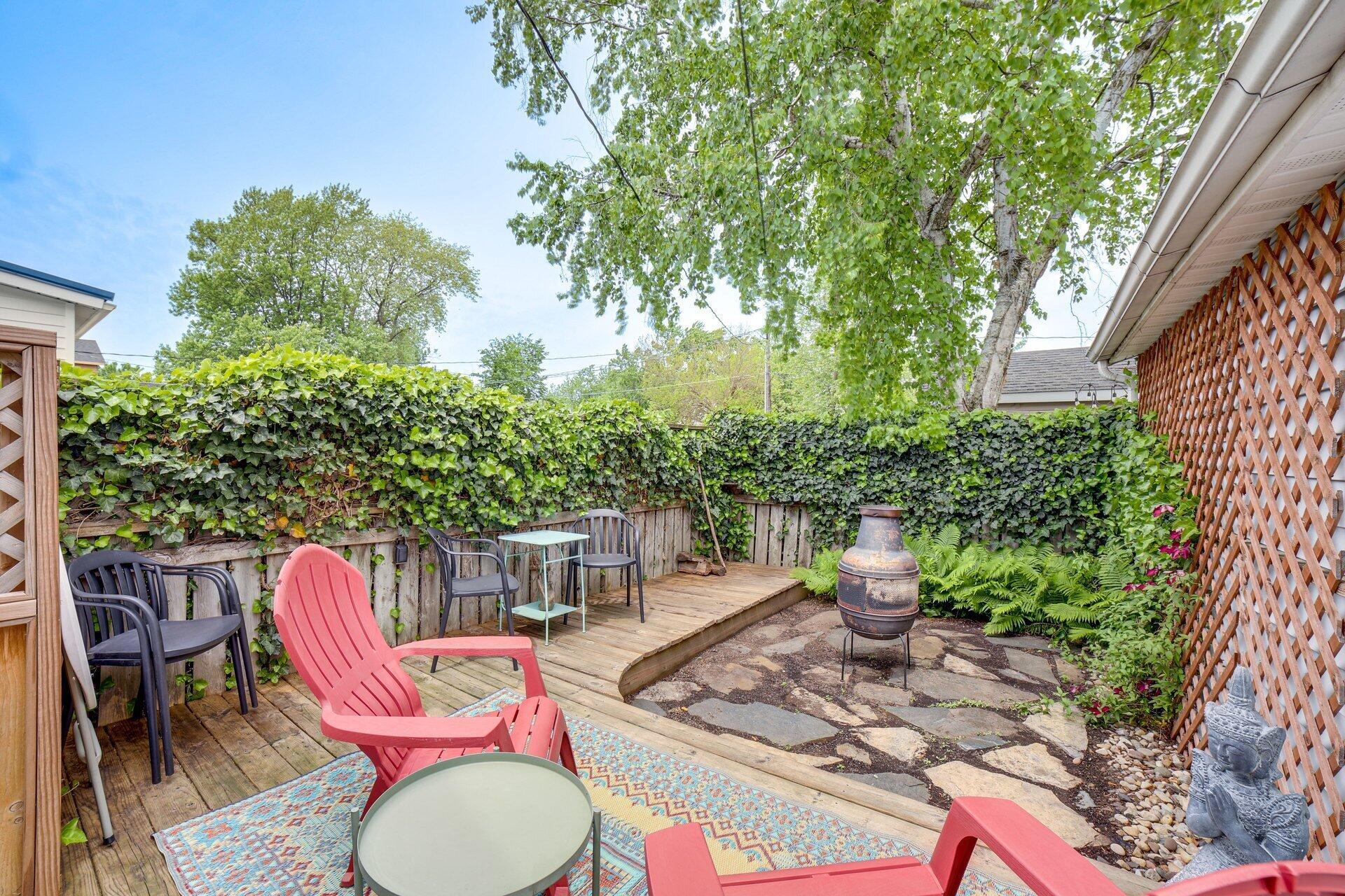 Image 4: Outdoor 1